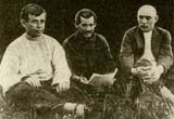 Слева направо: композитор Султан Габаши, Мажит Гафури и певец Газиз Альмухаметов в санатории им. А. П. Чехова. 1929 г.